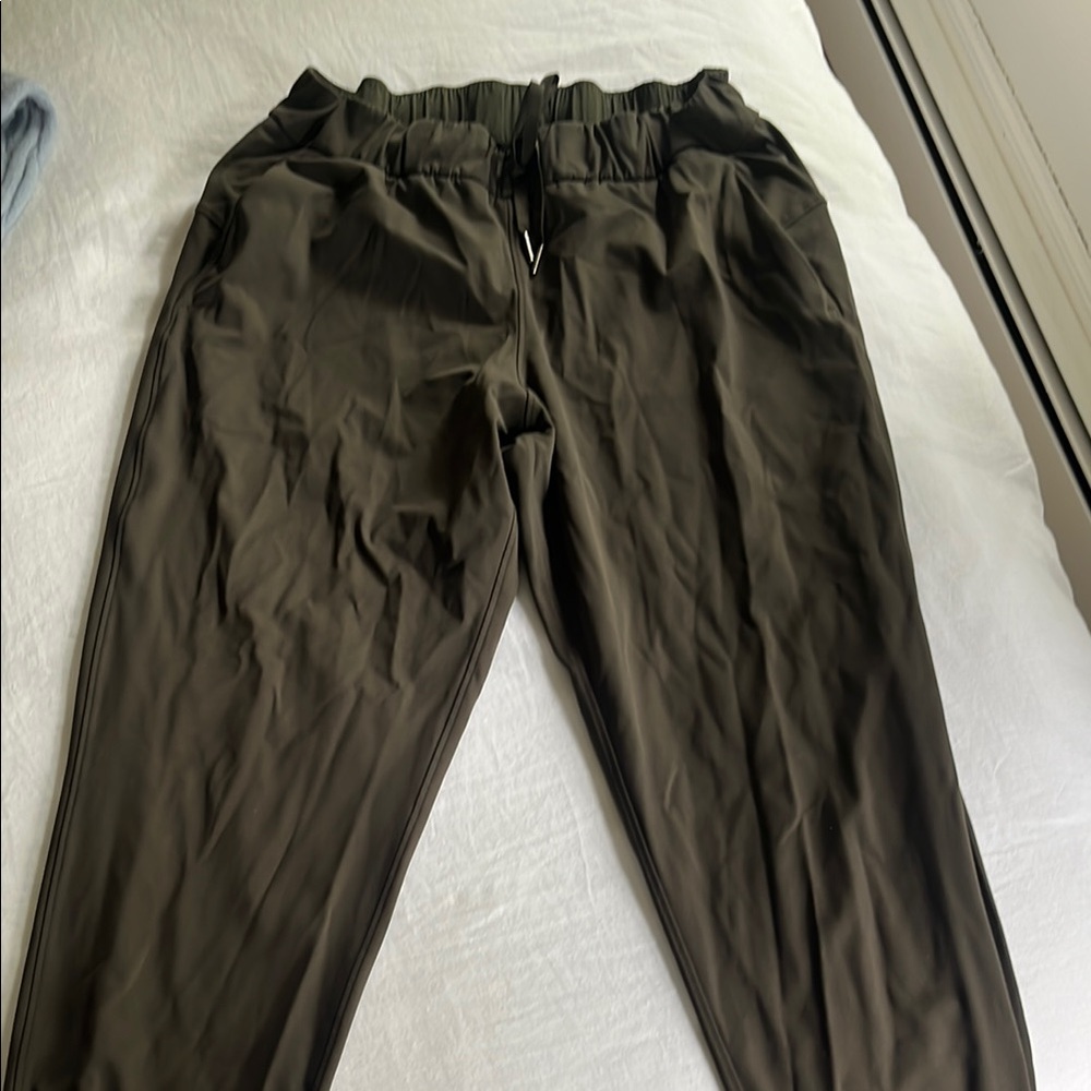 Women’s Lululemon Olive Jogger Pants